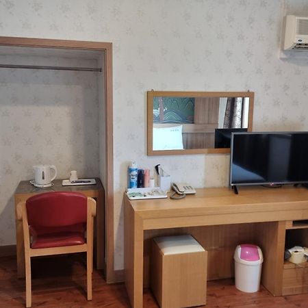Hotel Parkwood Incheon Airport Bagian luar foto