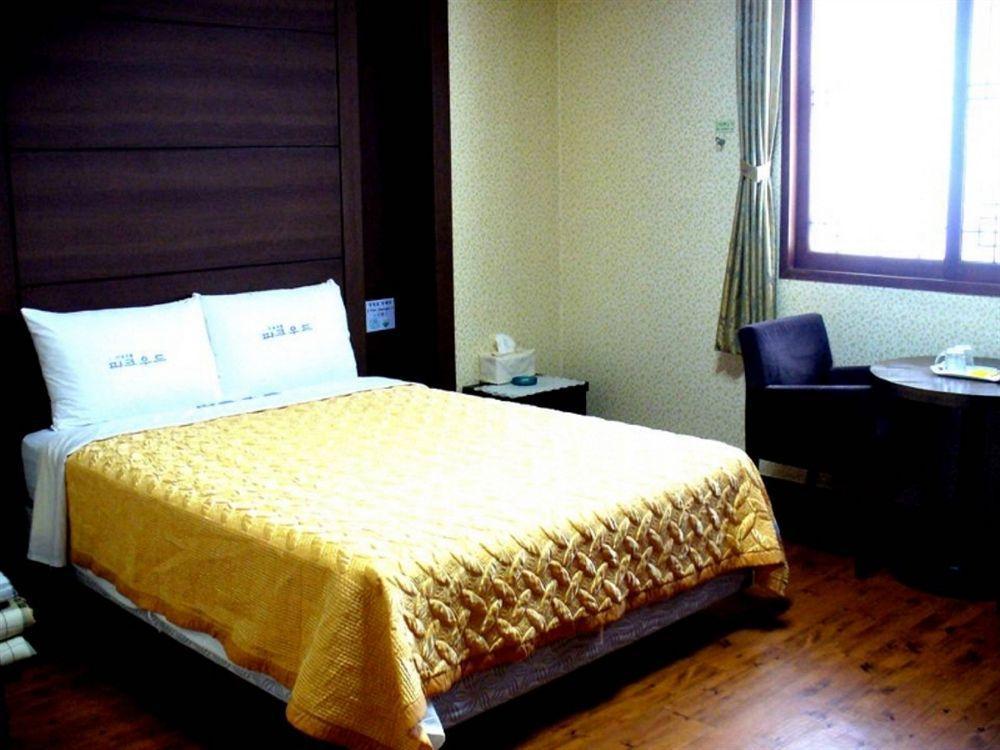 Hotel Parkwood Incheon Airport Bagian luar foto