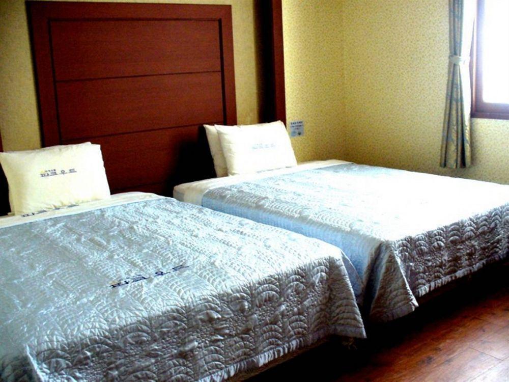 Hotel Parkwood Incheon Airport Bagian luar foto