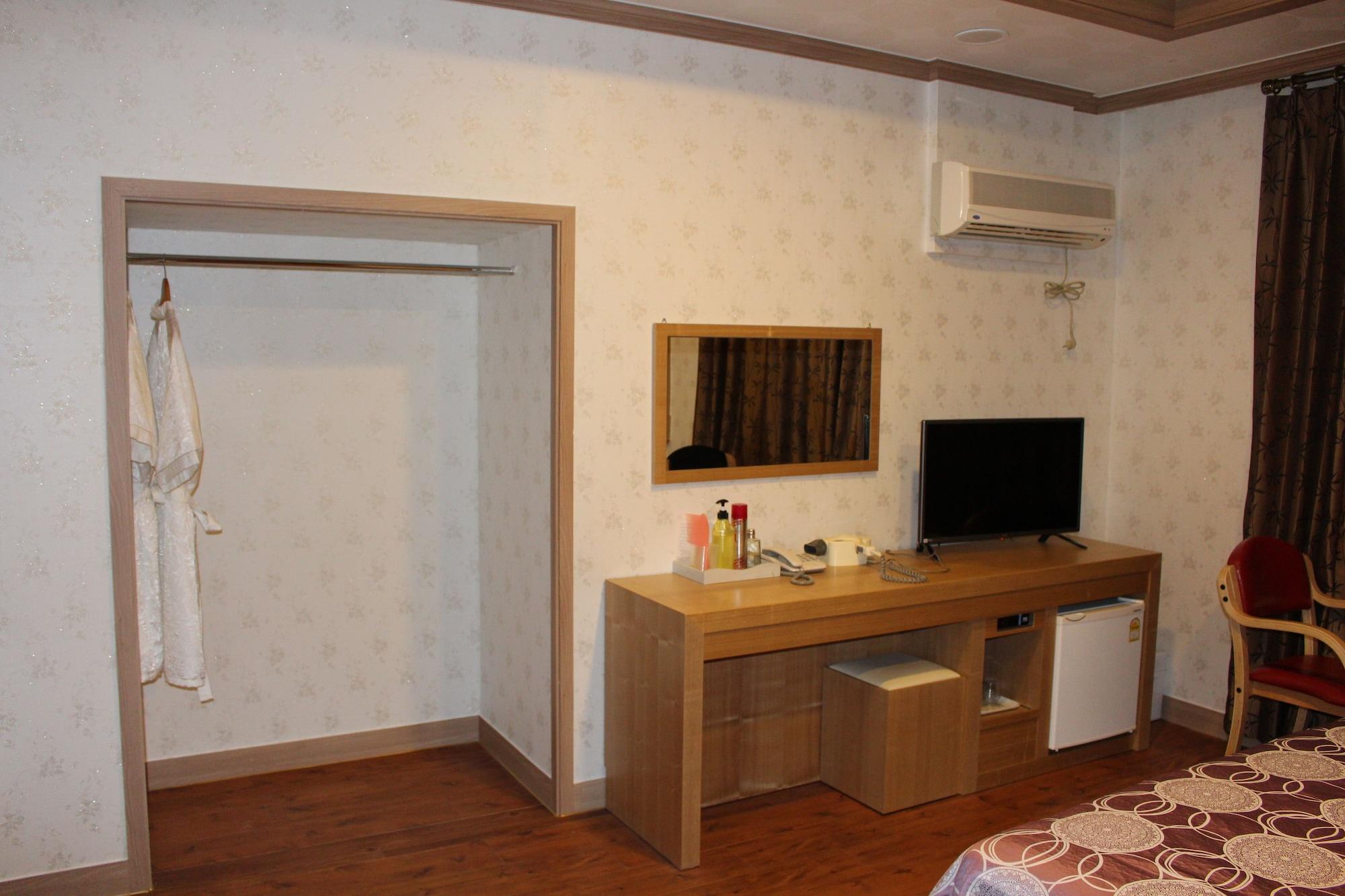 Hotel Parkwood Incheon Airport Bagian luar foto