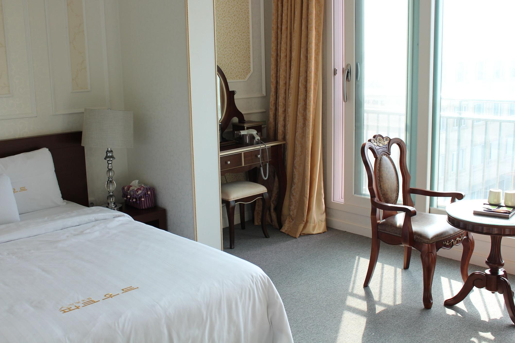 Hotel Parkwood Incheon Airport Bagian luar foto
