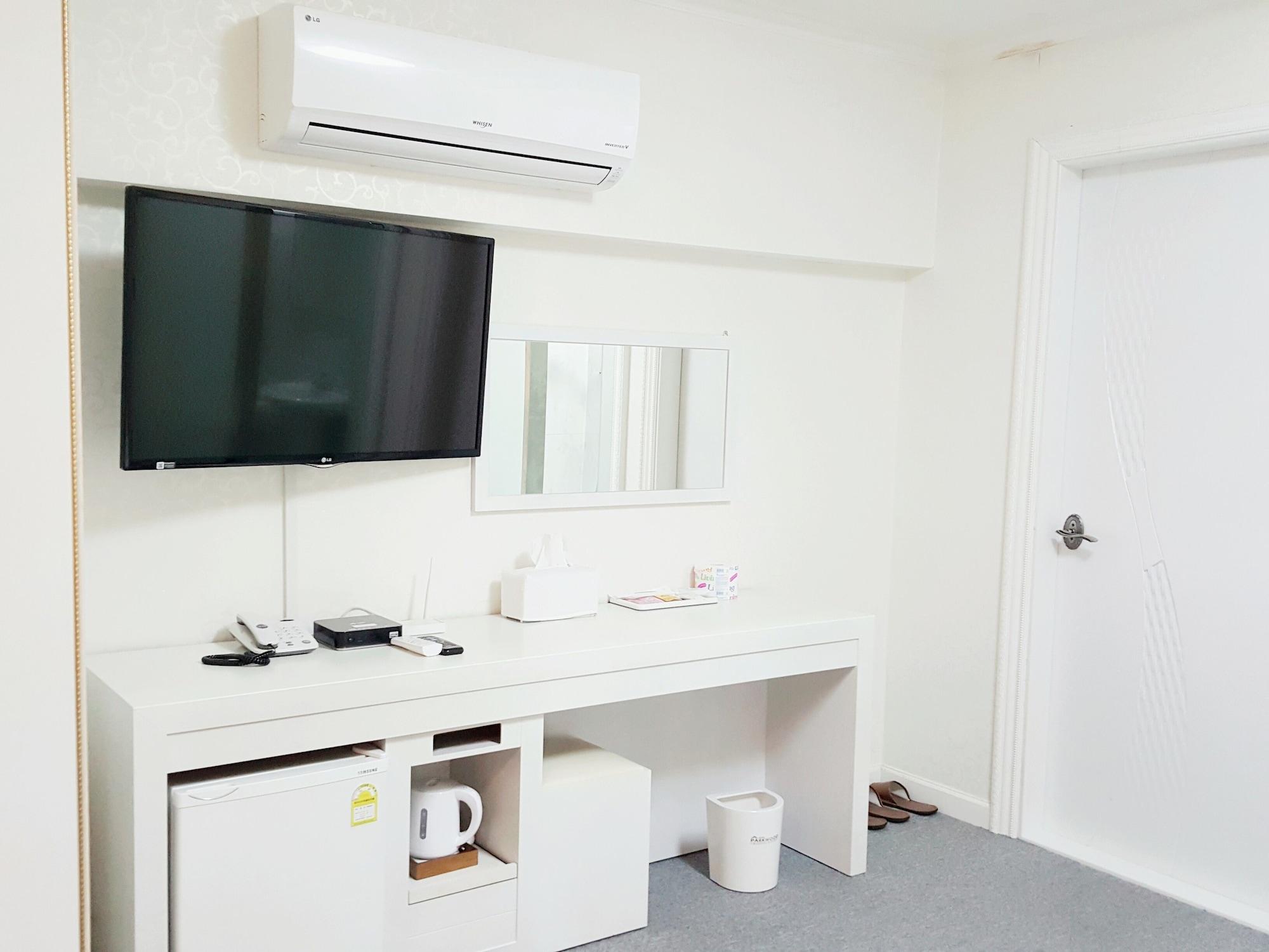 Hotel Parkwood Incheon Airport Bagian luar foto
