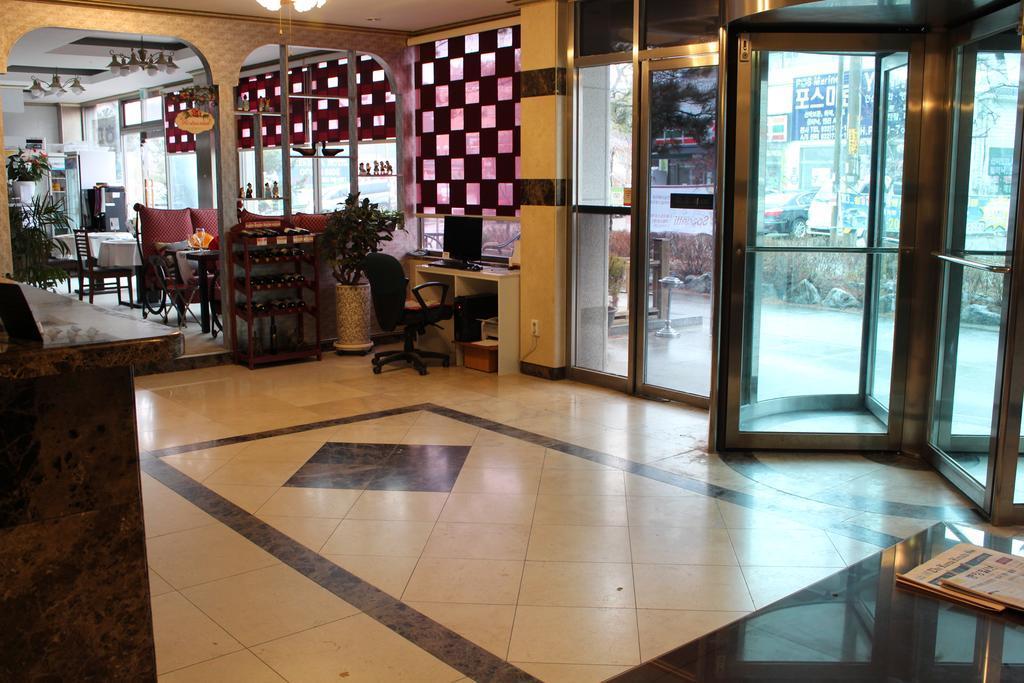 Hotel Parkwood Incheon Airport Bagian luar foto