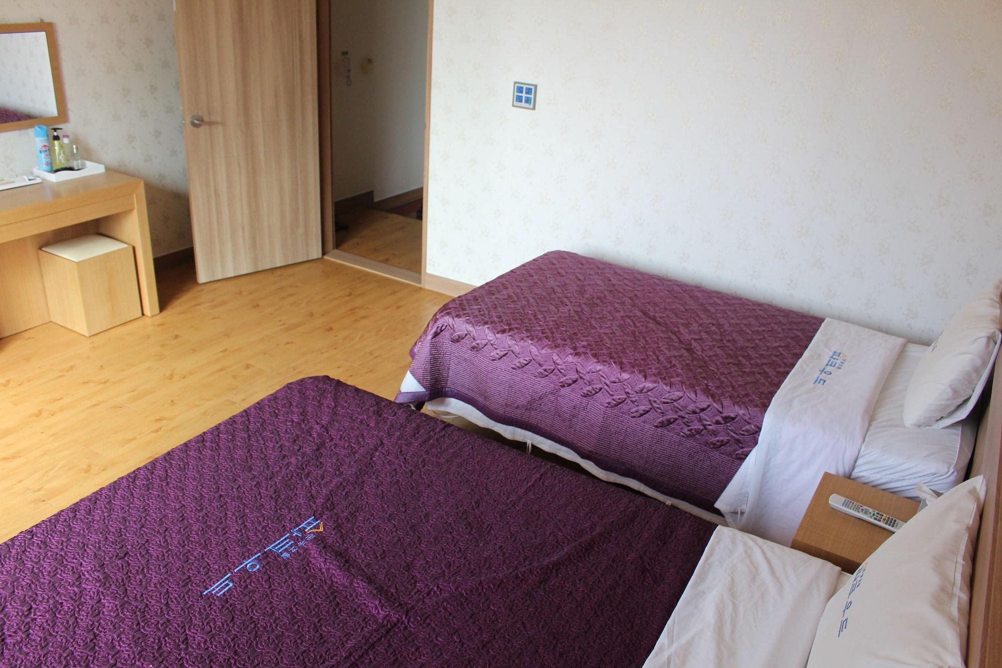 Hotel Parkwood Incheon Airport Bagian luar foto