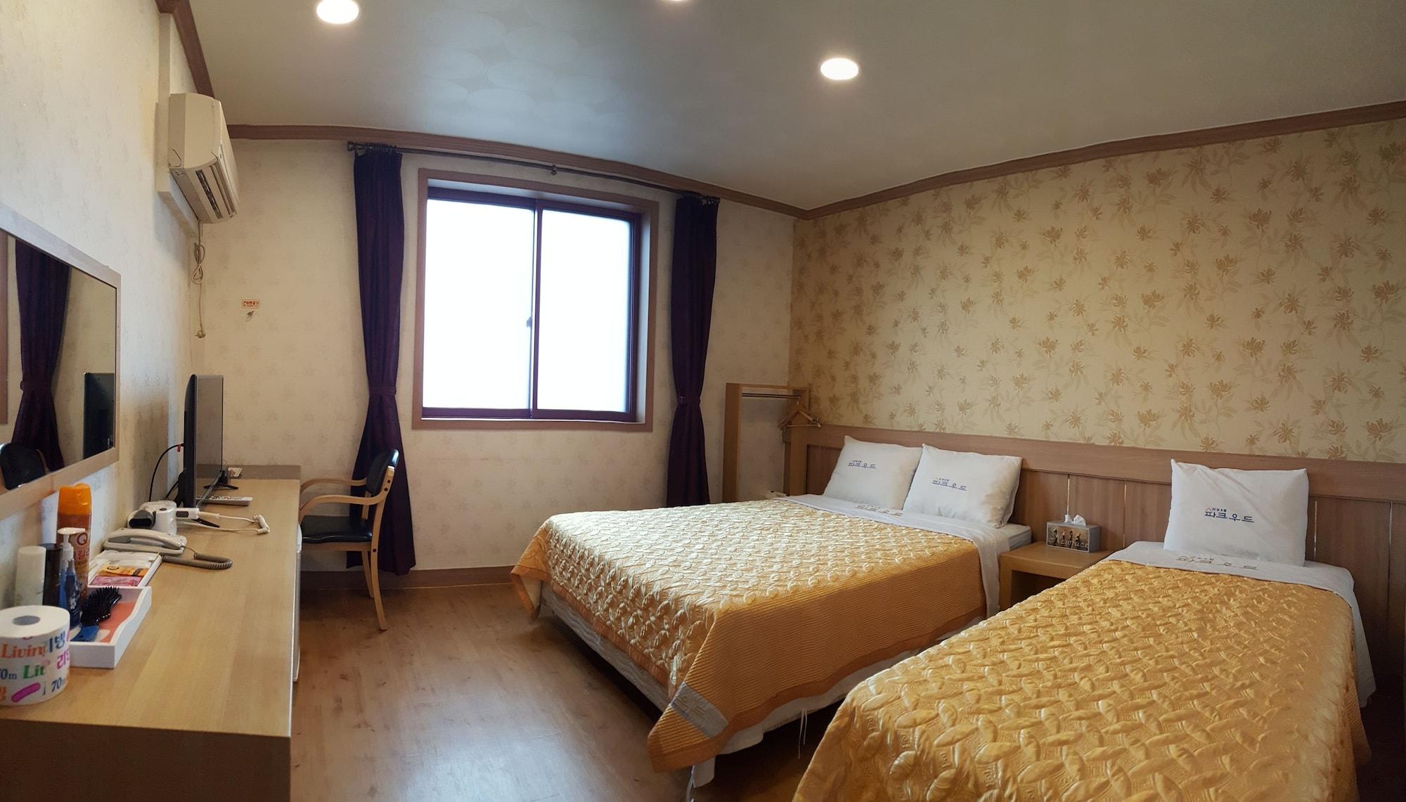 Hotel Parkwood Incheon Airport Bagian luar foto