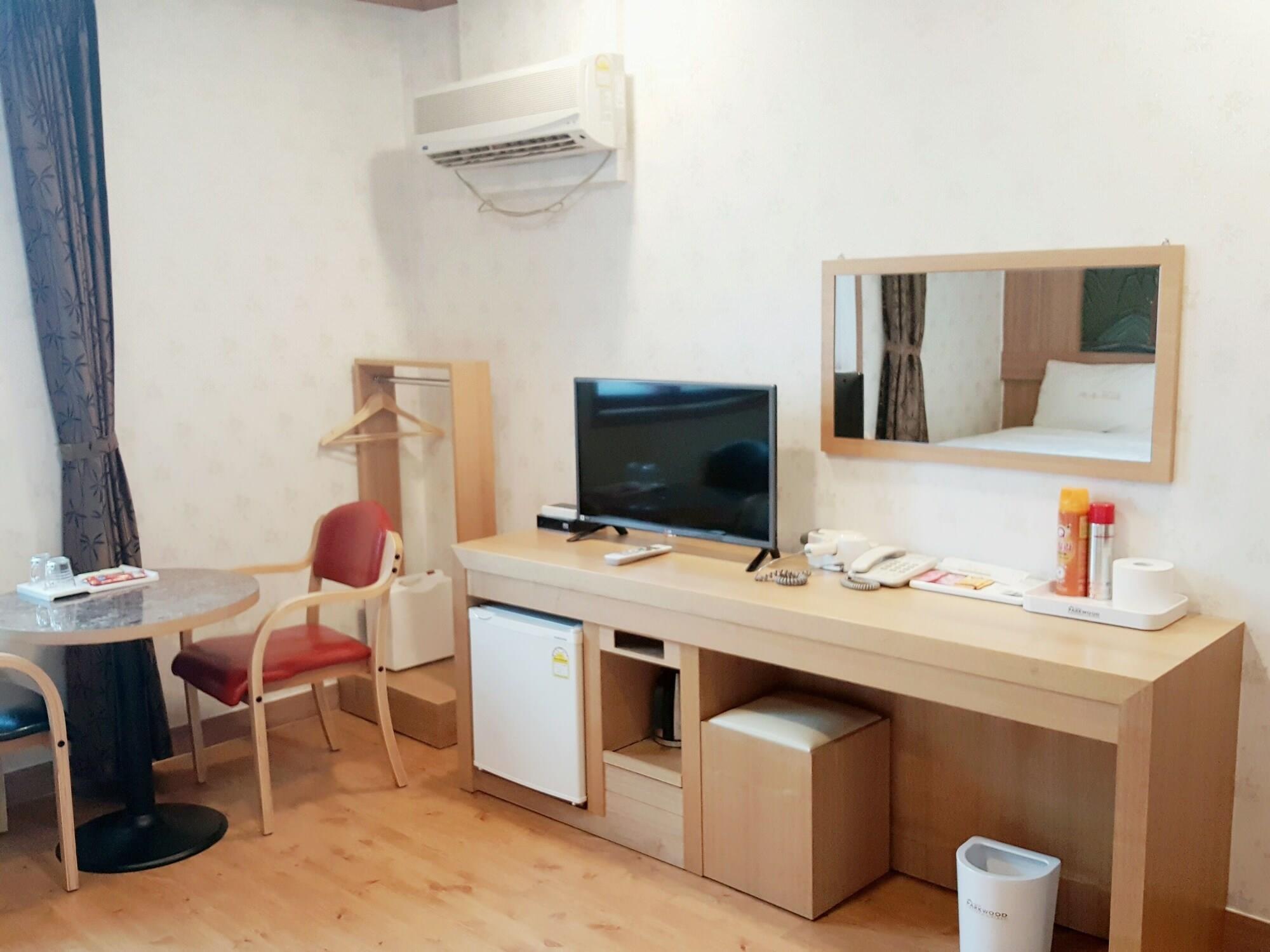 Hotel Parkwood Incheon Airport Bagian luar foto