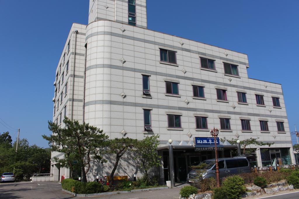 Hotel Parkwood Incheon Airport Bagian luar foto