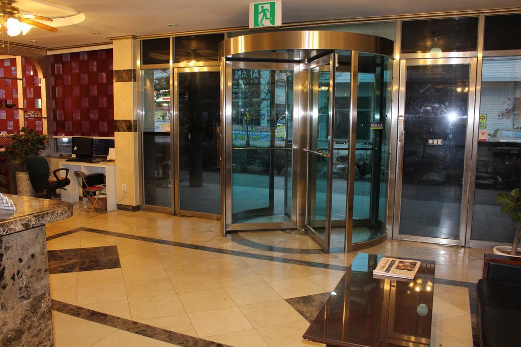 Hotel Parkwood Incheon Airport Bagian luar foto