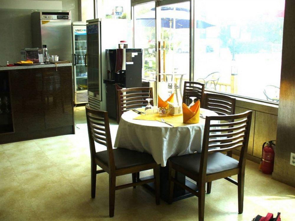 Hotel Parkwood Incheon Airport Bagian luar foto